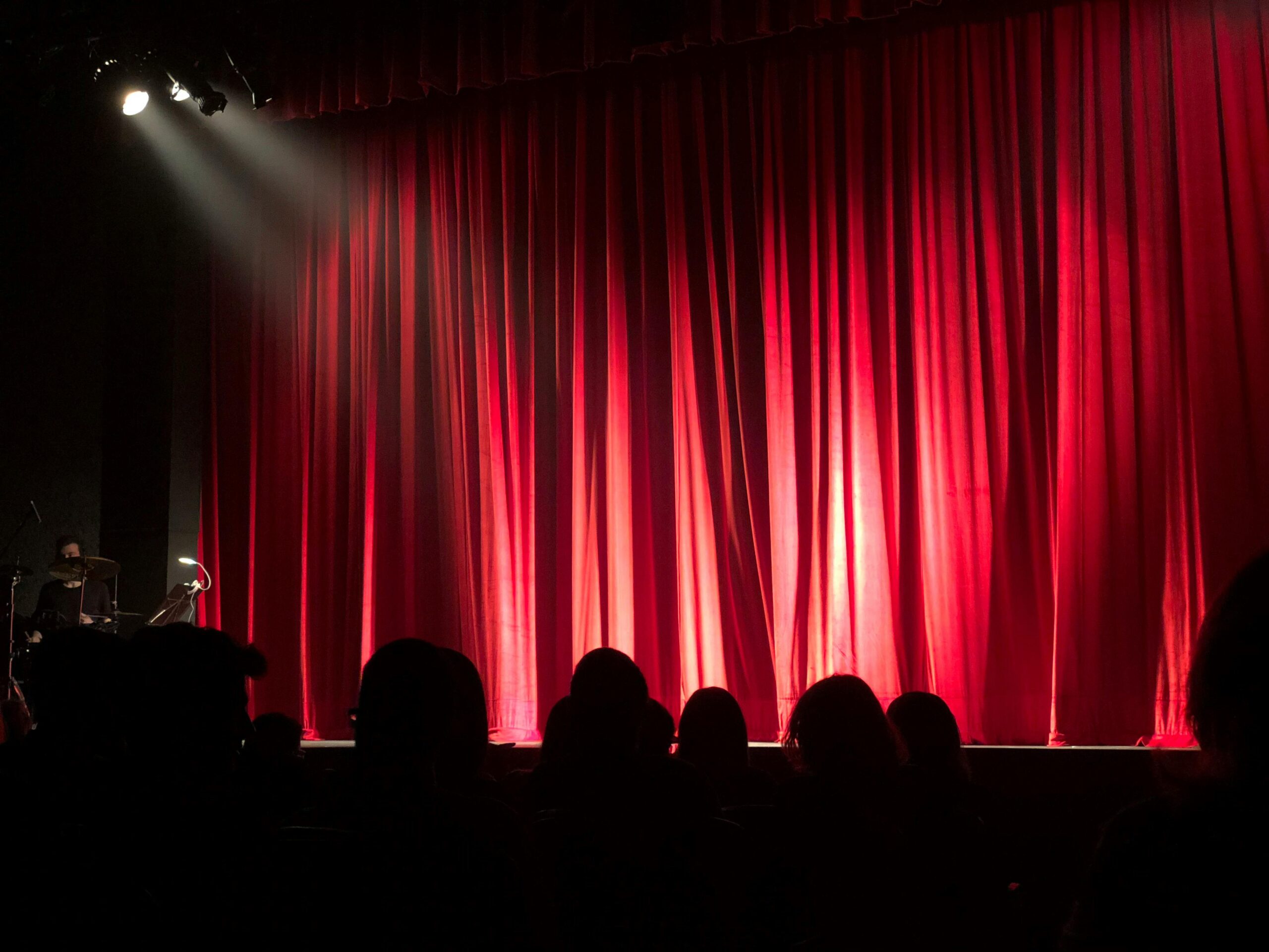 Cinema_rideau-rouge